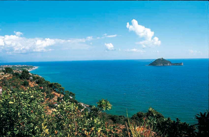 Liguria-Imperia-e-Albenga-Panorama-sulla-costa-in-direzione-di-Alassio.
