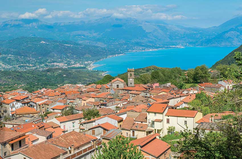 Campania-Cilento-San Giovanni a Piro-panorama-Golfo di Policastro-paese dall'alto