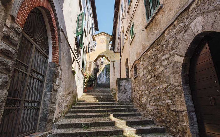 20220401-Itinerari-Lombardia-Bellano-scorcio-centro-storico