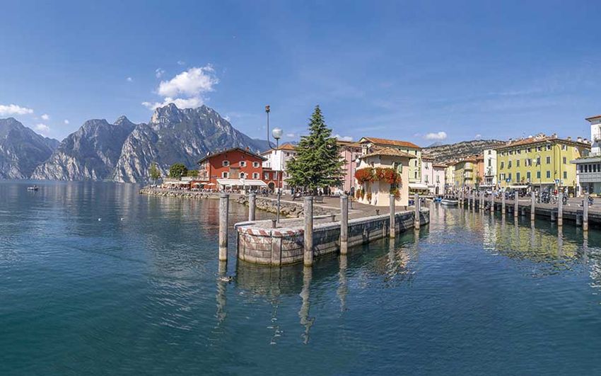20220404-Itinerari-Trentino-lungolago-di-Torbole_acque-Benaco