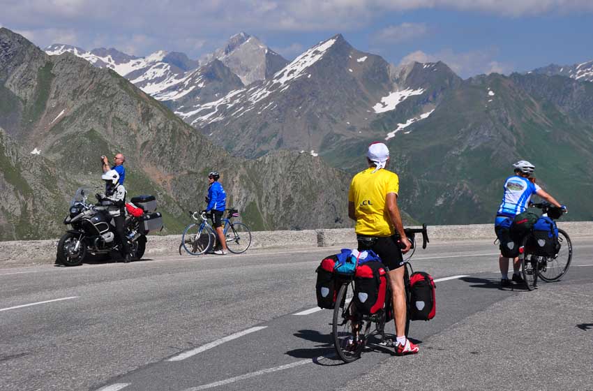20220429_Passo-del-Rombo_ciclisti