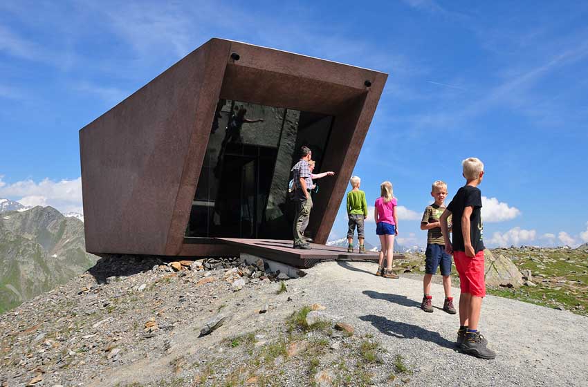 20220429_Passo-del-Rombo_il-museo_esterno