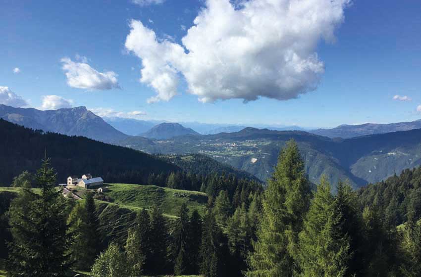 20220504-Trentino AA-Alpe Cimbra-Alpe Fiorentini panorama sull'Altopiano di Lavarone
