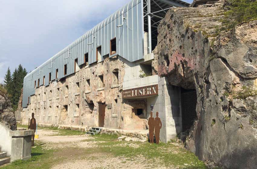 20220504-Trentino AA-Alpe Cimbra-Luserna-Ruderi ristrutturati del Forte Campo