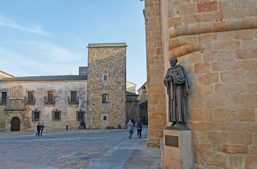 20220504_Plaza-Santa-Maria