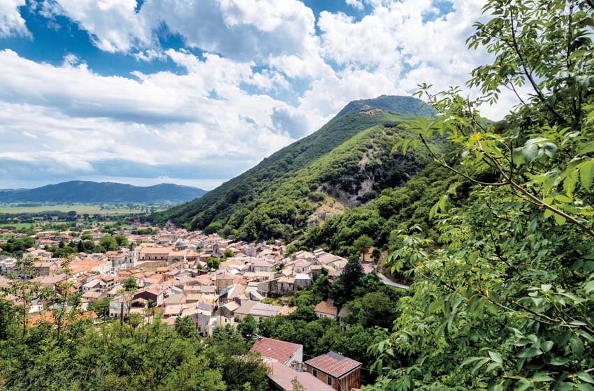 Campania-Volturara Irpina-Irpinia-panorama-montagna-pianura