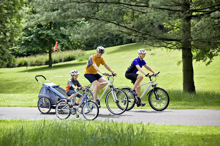 famiglia in bici