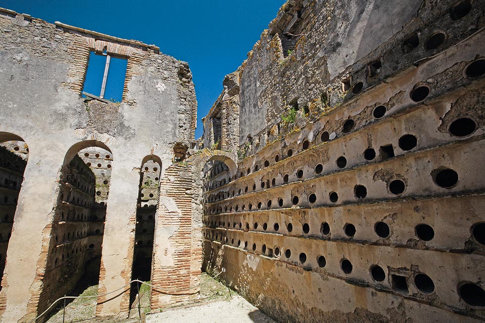 La colombaia a Brena in cui si allevavano migliaia di piccioni