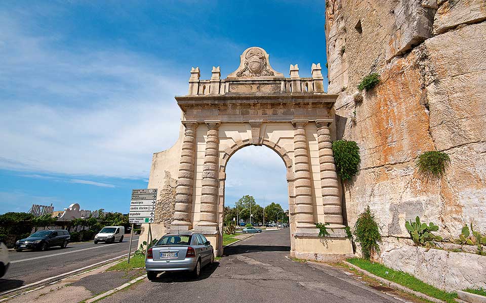 20220202_Terracina_Porta Napoletana a ridosso del Pisco Montano