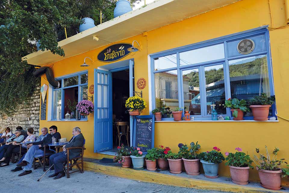 Un Caffè nel villaggio di Frikes