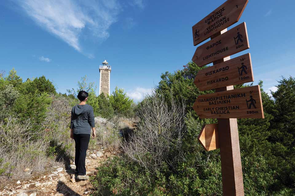 Passeggiata verso il faro di Fiskardo