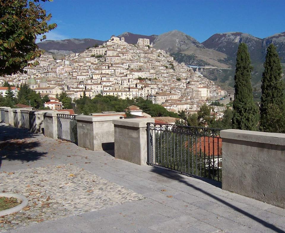 Calabria-Morano Calabro-panorama-belvedere-abitato-montagna
