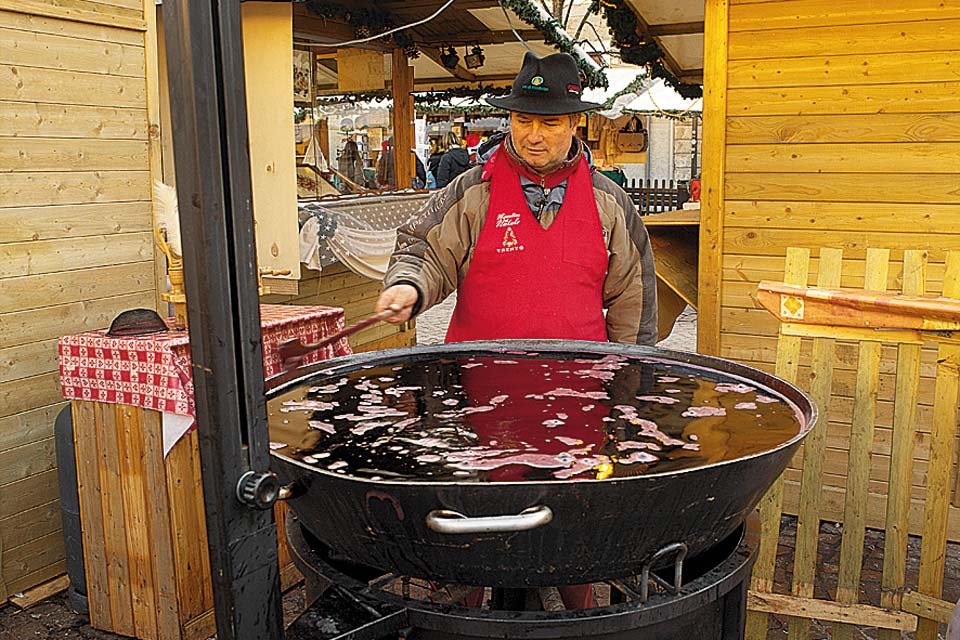Il mercatino di Natale in Piazza Fiera - Vin brule