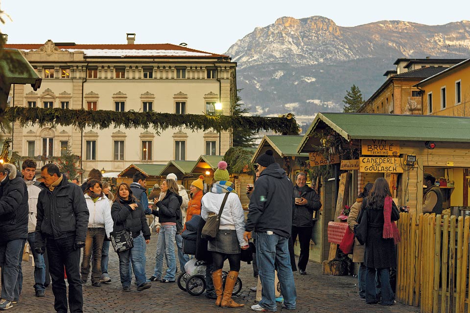 Il mercatino di Natale in Piazza Fiera