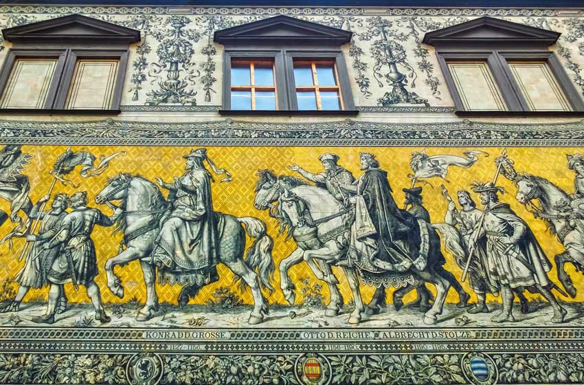Murale di porcellana raffigurante i regnanti di Sassonia a Dresda