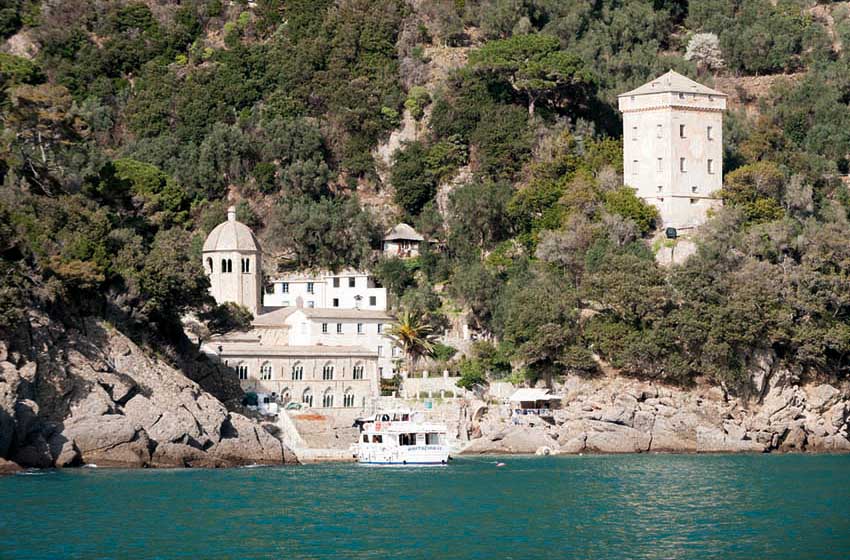 Liguria-Riviera-di-Levante-Abbazia-di-San-Fruttuoso