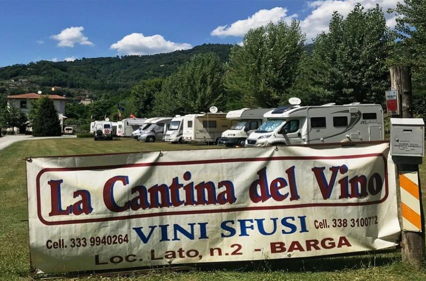 Toscana-La-Cantina-del-Vino-Barga-area-camper