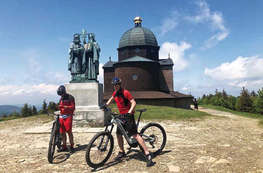 Repubblica Ceca-Valacchia-Vsetín-castello-mountain bike-ciclisti