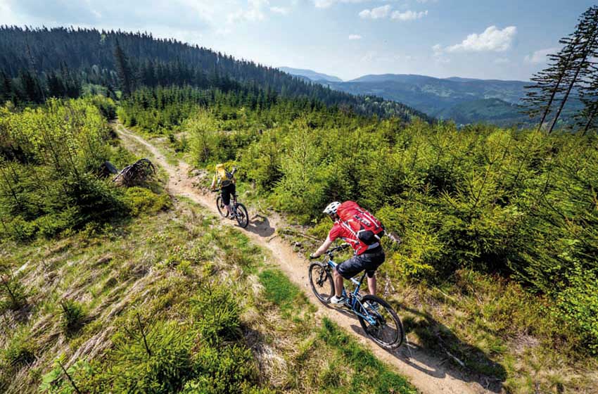 Repubblica Ceca-Valacchia-mountain bike-montagna-ciclisti-sentiero