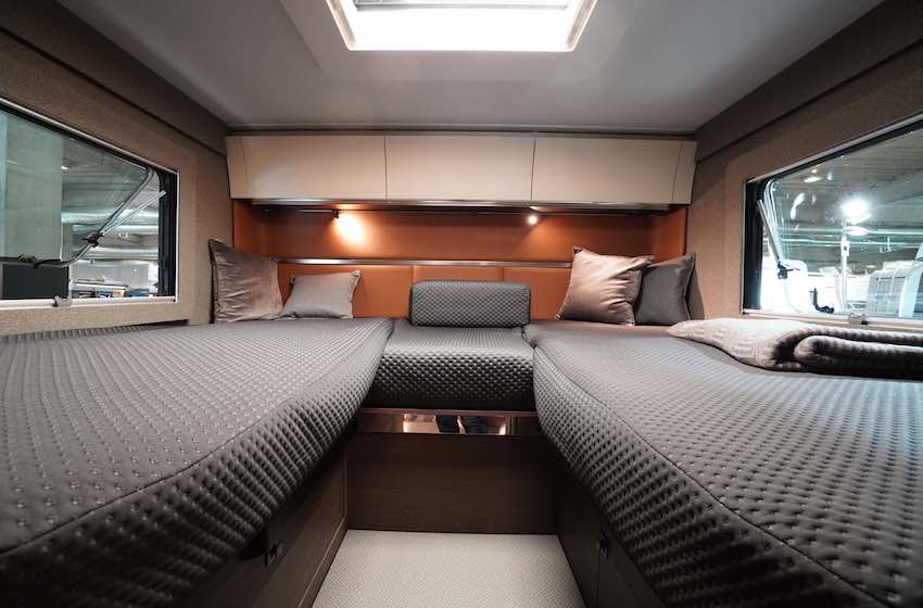 Adria Supersonic 780 SL letto