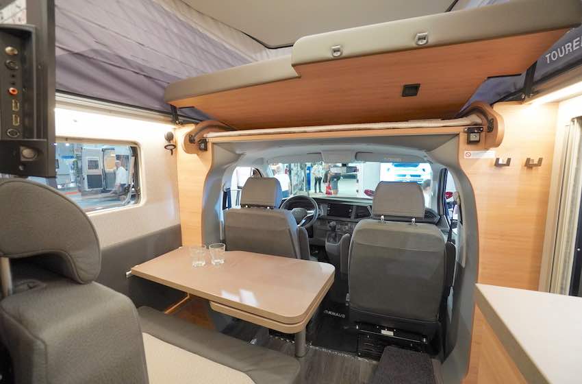 Knaus Tourer Cuvision 500 MQ dinette