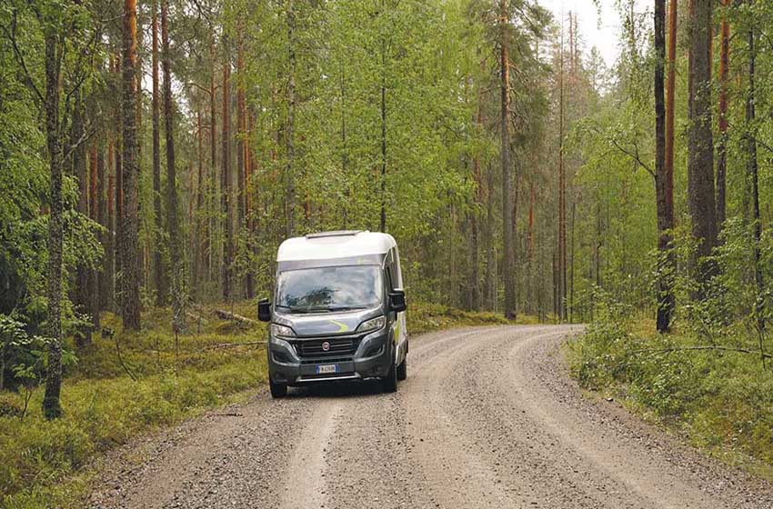Finlandiai n camper-ero pleinair nel Parco Nazionale di Petkeliarvi-