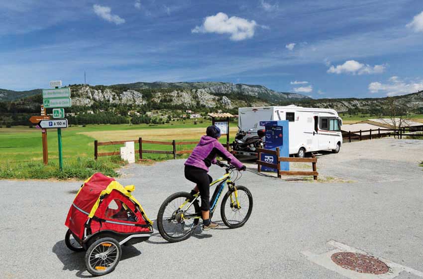 Francia-Préalpes d_Azur-Tour du Plain de Caille-bici-trasportino cane-camper-Costa Azzurra in camper