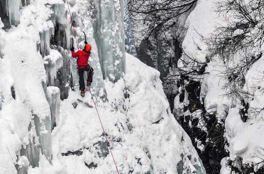 Svizzera-Engadina-Pontresina-Arrampicata su ghiaccio