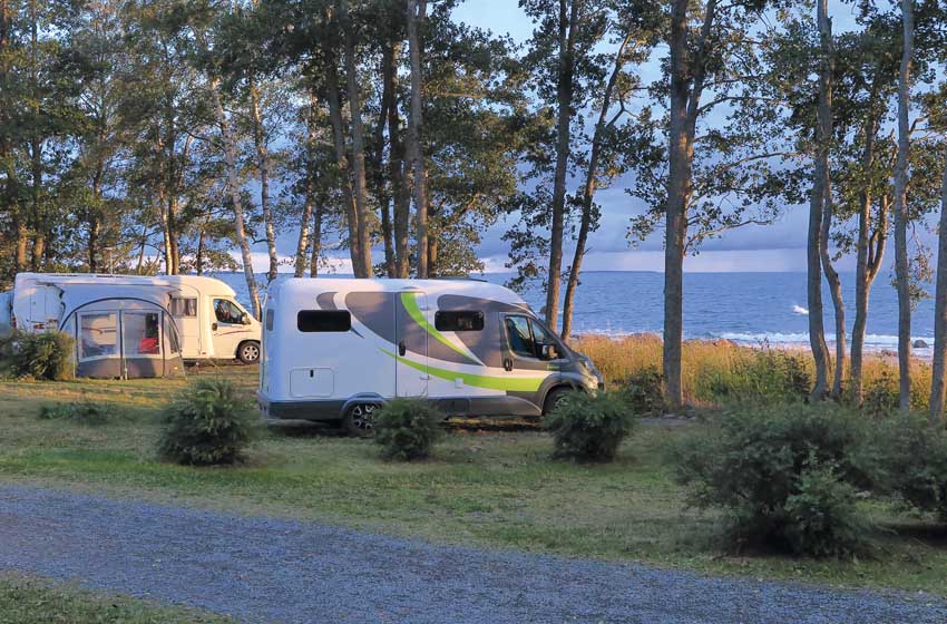 Finlandia-una sosta in campeggio a Siikaranta-camper-piazzola-mare-tenda
