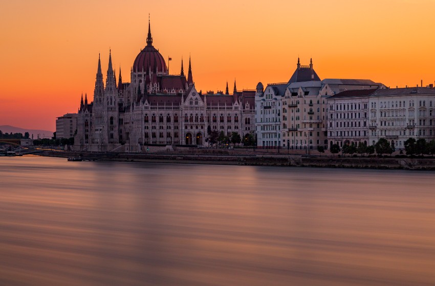palazzo Budapest sul Danubio