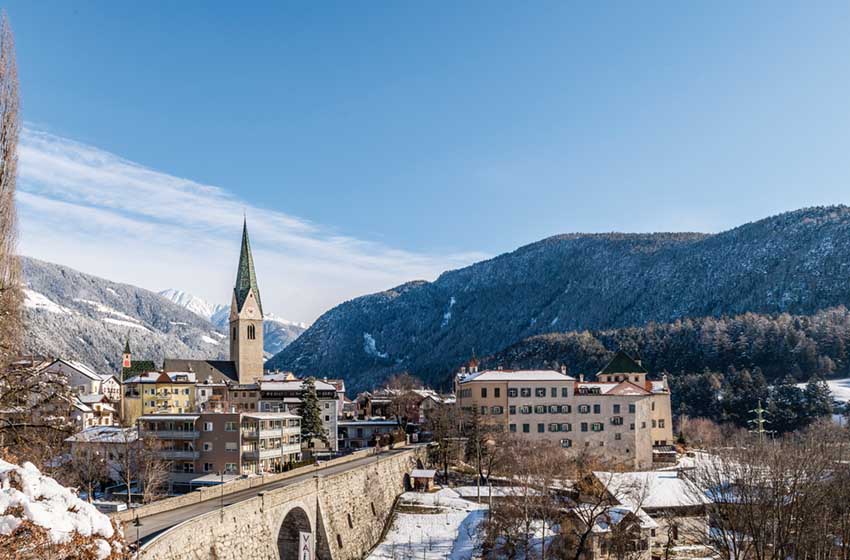 Trentino Alto Adige-Val di Valles-Veduta di Rio Pusteria-campanile-ponte