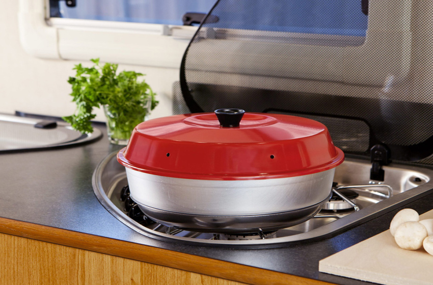 fornetto Omnia su cucina camper