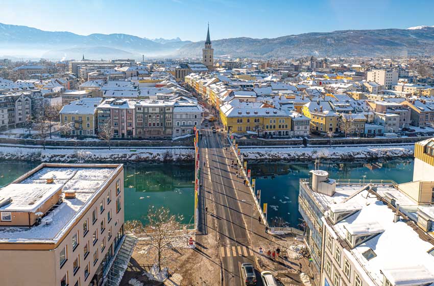 Austria-Carinzia-Villach-inverno-neve-panorama dall'alto