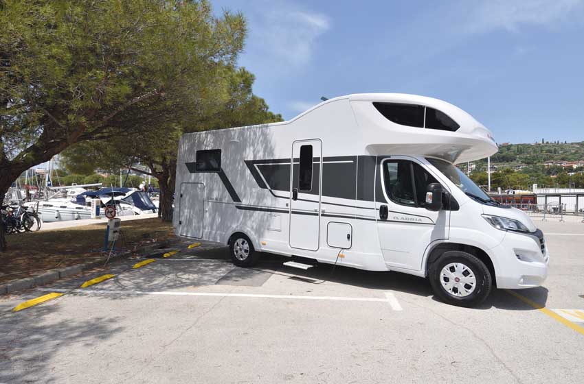 Adria Coral XL Plus 600 SL