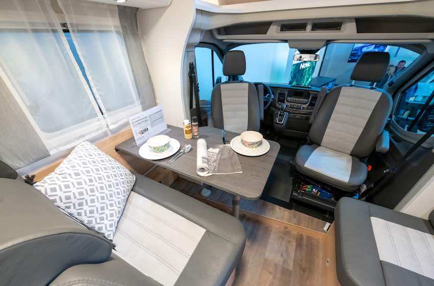 Sunlight T680 dinette