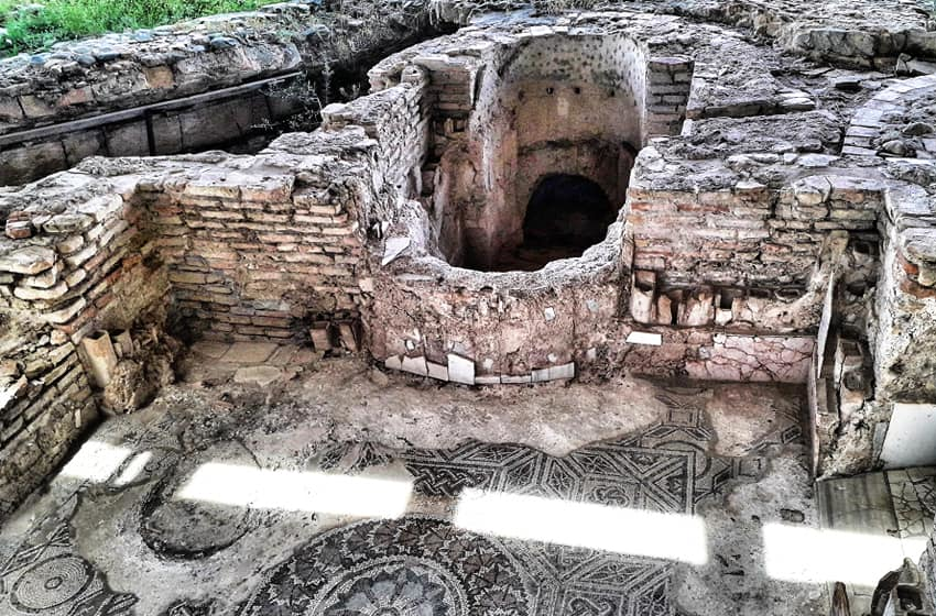 Calabria-Casignana-villa romana-mosaici