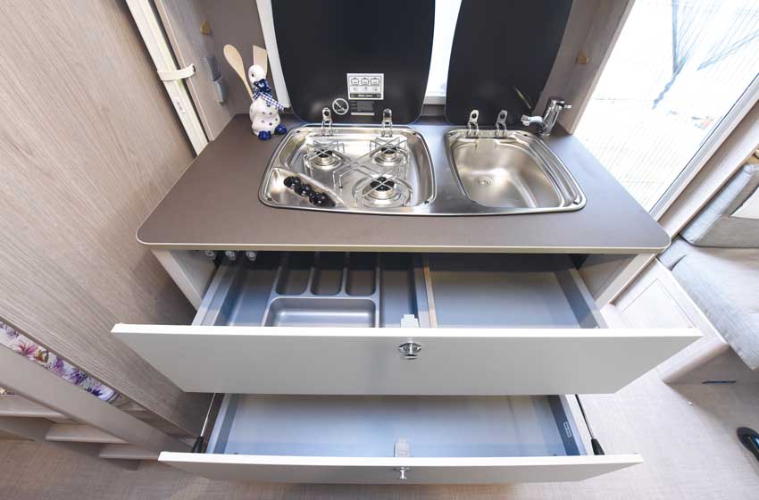 Bürstner Premio Plus 510 TK cucina