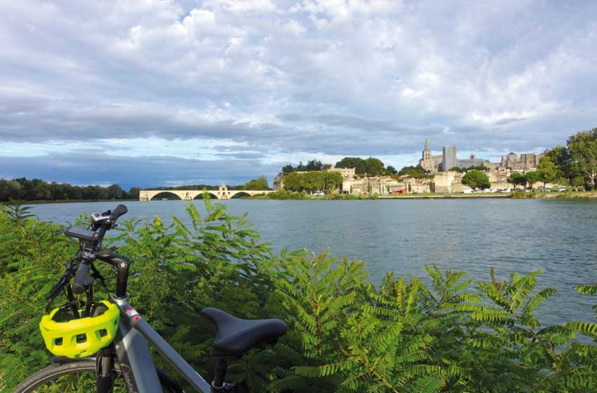 bici vicino il Rodano
