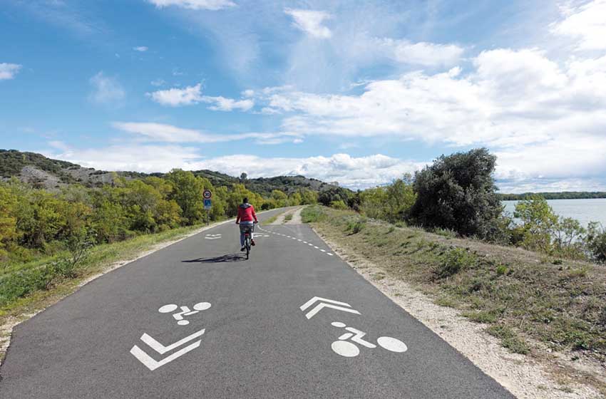 bici su strada su tracciato della viarhona
