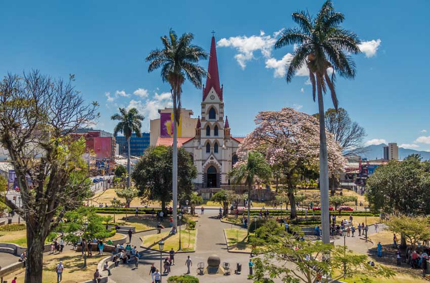 Costa-Rica-in-camper-Inglesia-de-la-Merced-San-Jose