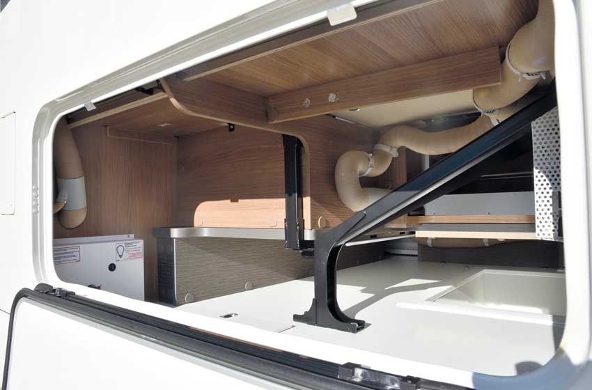 Carthago C-tourer I 143 LE MB doppio pavimento