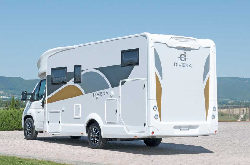 CI Riviera 98 XT specchio di coda