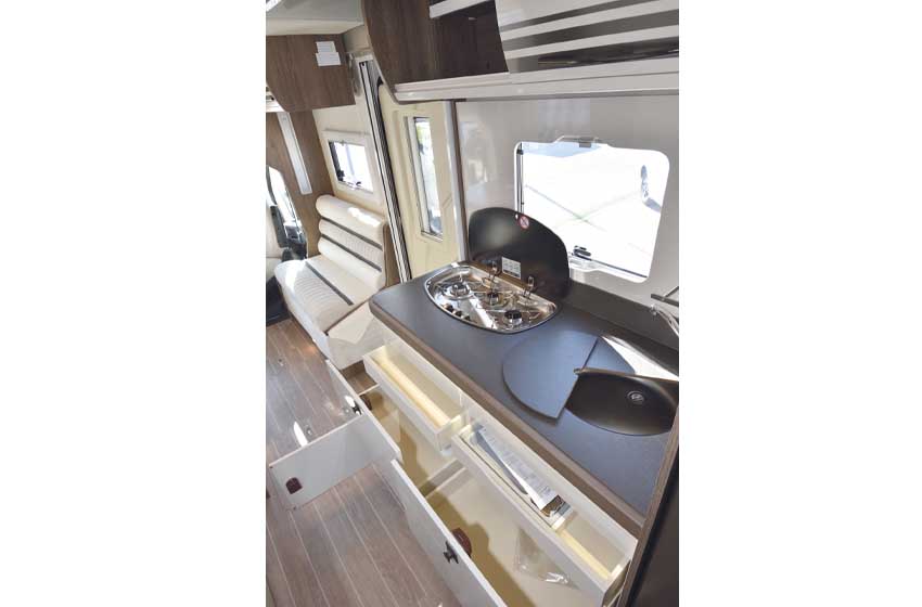 CI Riviera 98 XT cucina