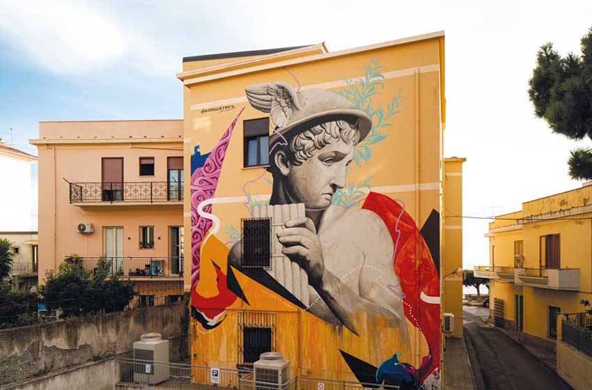 Calabria-Diamante-murale dell’artista spagnolo Kraser (2021) ispirato a Mercurio, il messaggero dei Dei