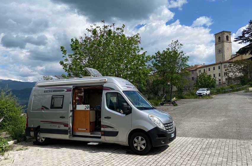 camper sulle cascata_delle_marmore
