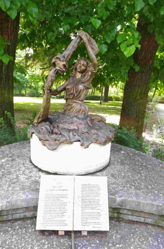 statua-storia-tortellino-valeggio-sul-mincio