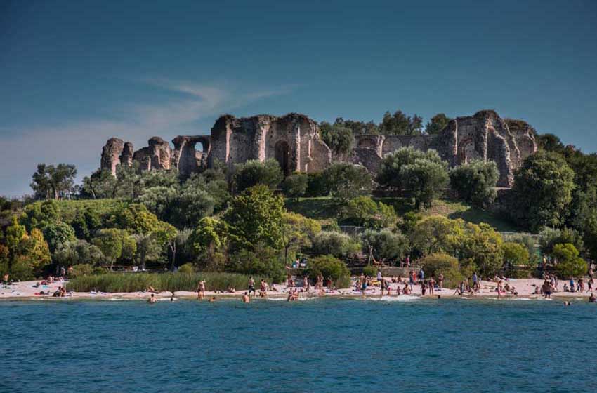 Lombardia-Brescia-Grotte Catullo-Sirmione-Copy CAR Sirmione- autore Antonello Perin