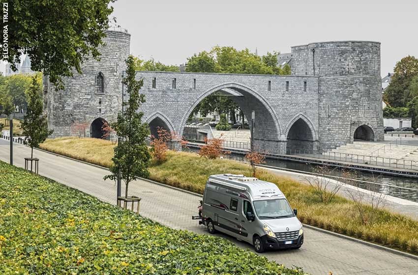 Belgio, Vallonia: il Pont des Trous a Tournai