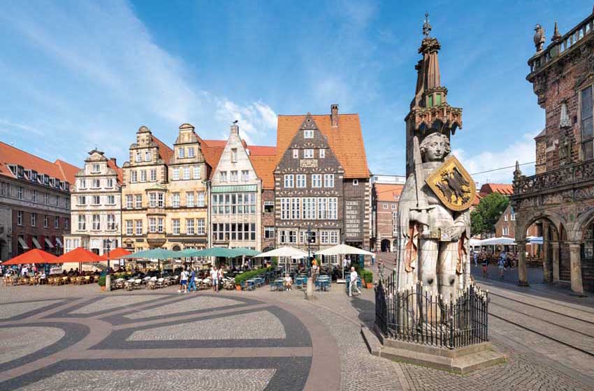 Germania-Brema-Piazza del mercato storico a Brema con la statua di Roland