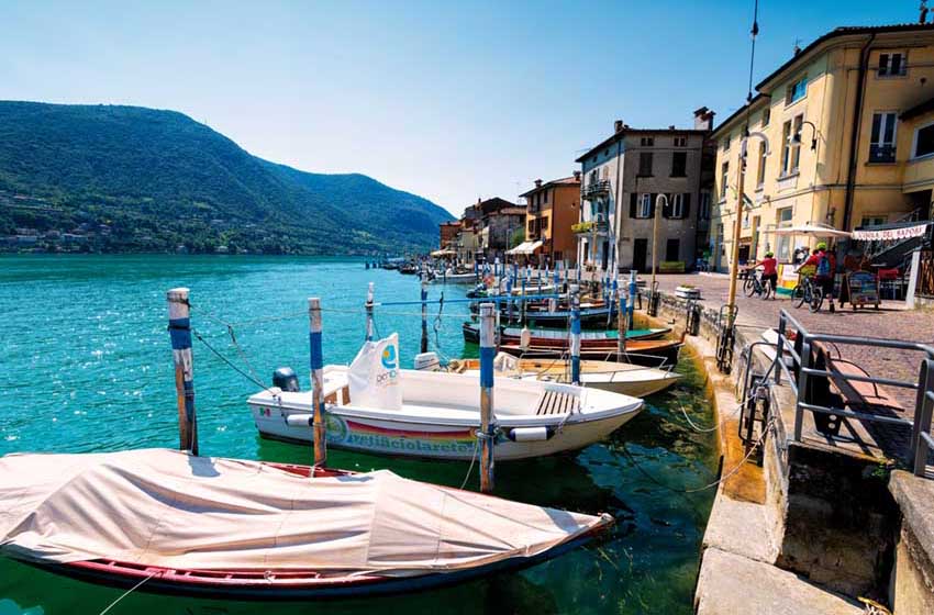Il lungolago di Peschiera Maraglio